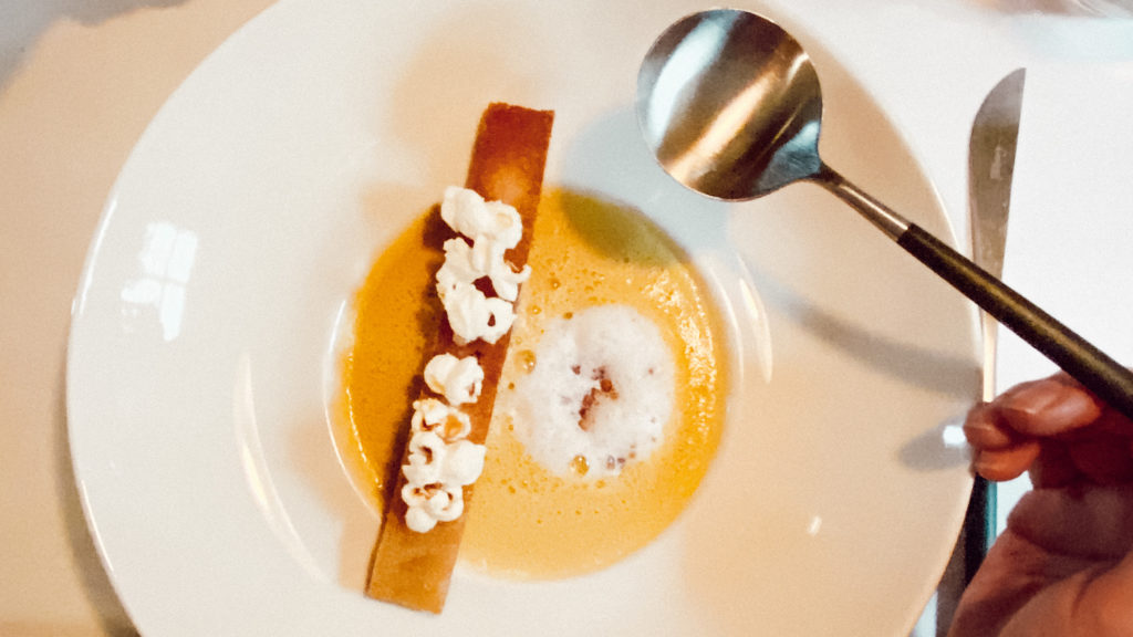 Maisschaumsuppe / Restaurant Magda